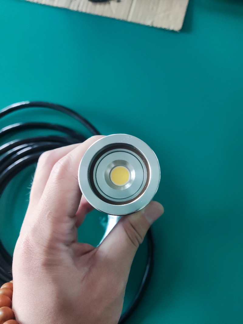Luce Subacquea Impermeabile, L - Underwater Camera recensione e prezzo